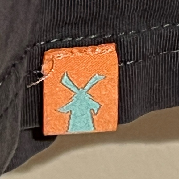 DUTCH BROS Embroidered Gray T-Shirt- Size M - Picture 5 of 5